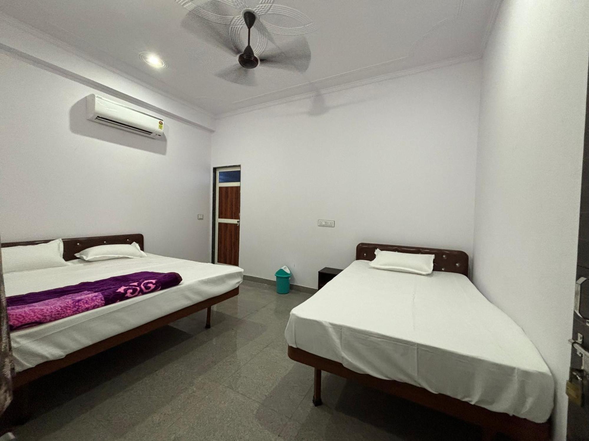 Hotel Raghunath Palace Khātu 외부 사진